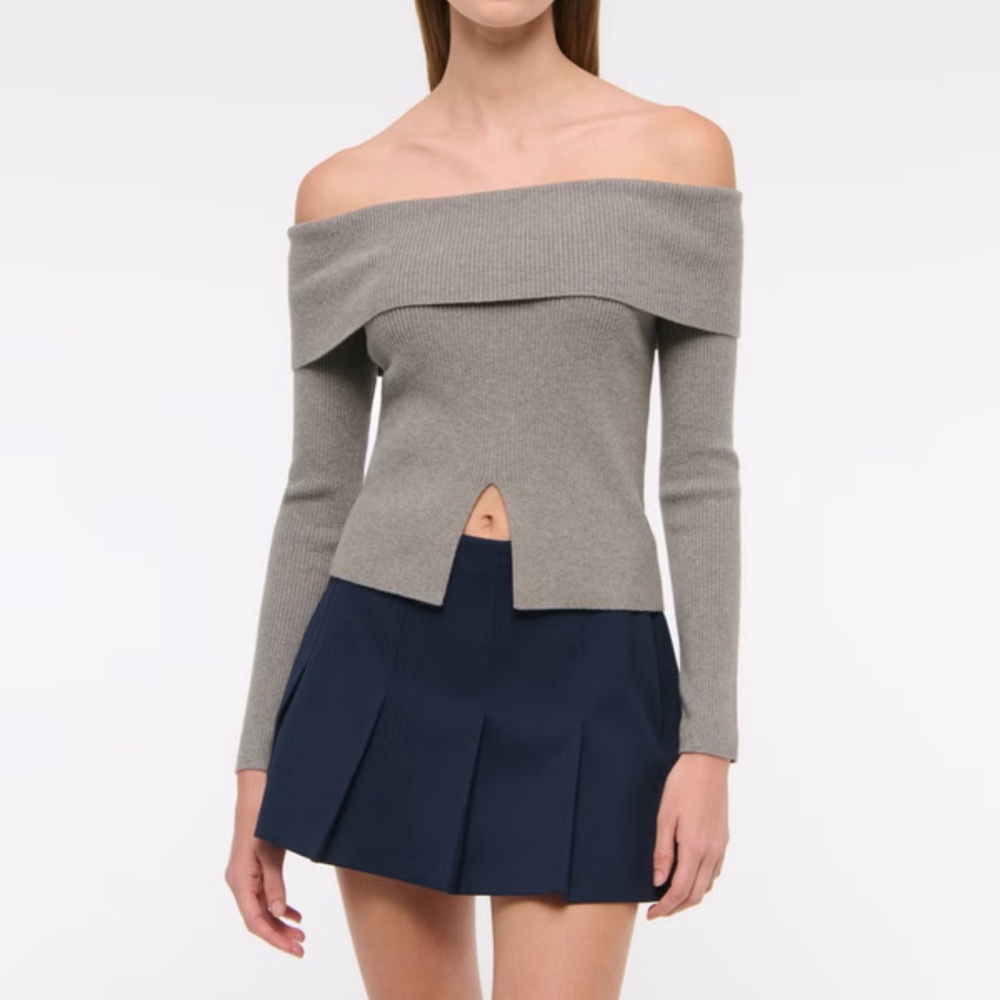 Abercrombie Mid-Rise Pleated Mini Skirt - Dark Indigo - Picture 3 of 4